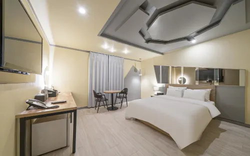 Gimhae Tour Hotel