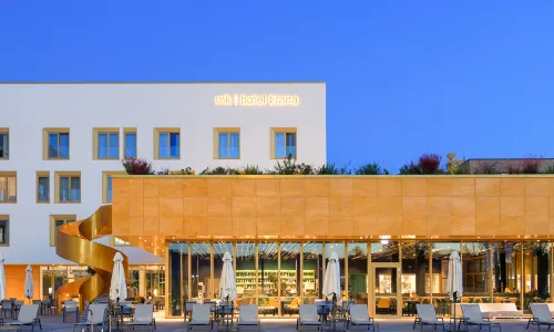 mk | hotel tirana