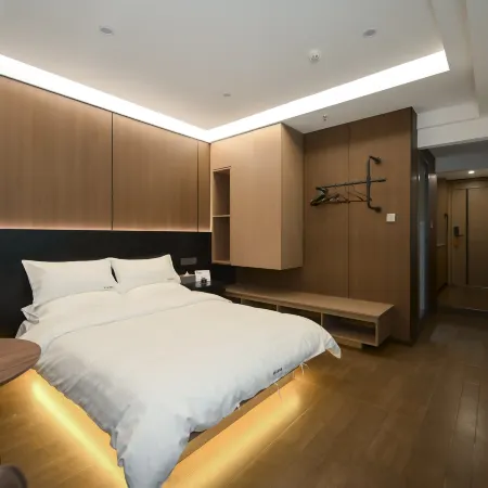 Meilun Meijia Hotel (Shenyang Longzhimeng Shopping Center Pangjiang Street Subway Station)