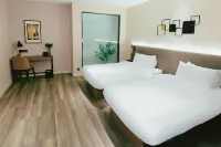 Homeinn Plus Hotel (Danzhou Summer Square Bus Station)