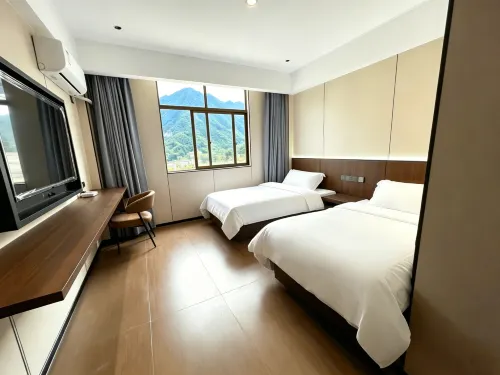 Xiangjing Grand Hotel (Motuo Passenger Station)