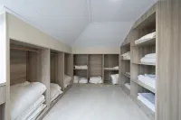 Zai Shui Yi Fang Anji