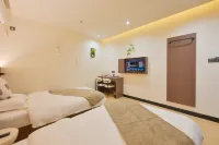 Shiguang Weilan Hotel (Fuzhou Sanfang Qixiang Wuyi Square Branch) - 마운틴 뷰