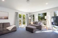 Tahuna Beach Holiday Park - Homestay