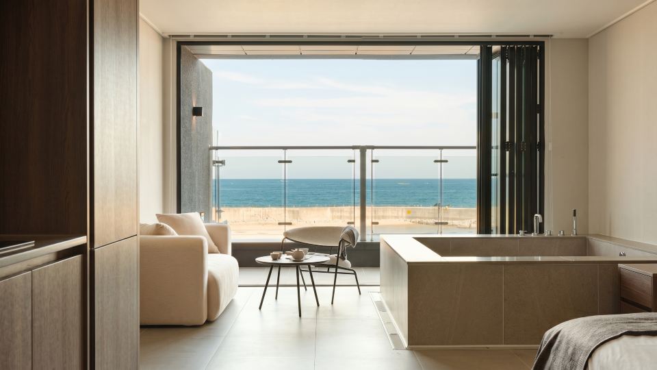Plott The One Sokcho Xiella The Beach