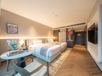 Jianguo · Platinum Hotel (Qinzhou City’s Iconic Restaurant and Food Plaza) Hotels in Qinzhou