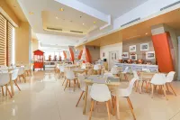 HARRIS Hotel & Conventions Bekasi - Desayuno