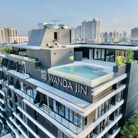 Wanda Jin Residence The Ease Sierra Bangkok Отели рядом с достопримечательностью «Станция метро Ratchadapisek»