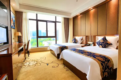 Lakeside Hotel