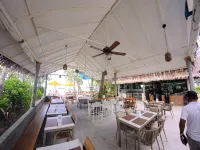 Royal Villa Fulidhoo - breakfast
