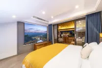 Stilted Building Linjiang Homestay (Fenghuang Ancient Town) - New