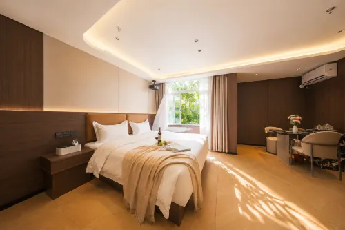 Shantou The Mixc · Qiguang | Urban Secret · Yidore Yiduo Hotel (Longyan South Road Food Street) - 2-Star