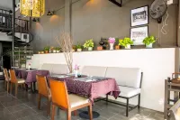 The Beach Inn Cha-Am - pet friendly