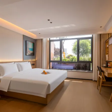Orange Sea Resort Hotel (Qingdao Railway Station Zhanqiao)