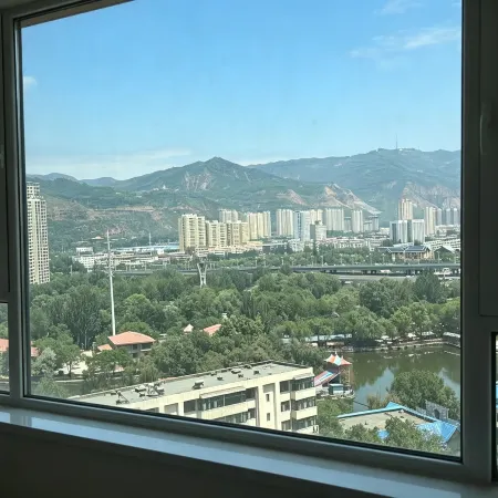 Xining Limeng Pedestrian Street People's Park Rezen Ruixuan Hotel