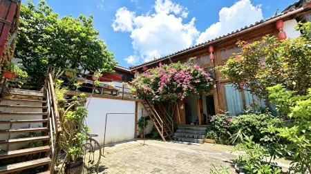 麗江花彌生中国式旅館（忠義市場）