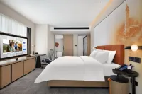Hampton by Hilton Puning Square - 4-Star