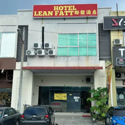 Hotel Lean Fatt Hotels near Bercham Night Market