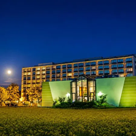 Sunday am Main Taunus Zentrum Frankfurt/Sulzbach Отели рядом с достопримечательностью «Хехст»