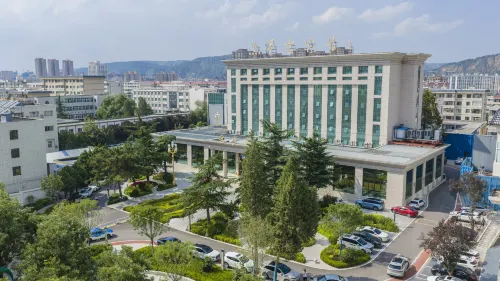 Pingliang Hotel - parking