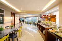 MySpace Hotel @BGC - parking