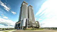 Home Me Hotel at Aurora Escalades/With Pool/LRT-2 Cubao - parking