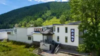 Wutai Mountain Zhenyun Guanshe Hotel - Mountain view
