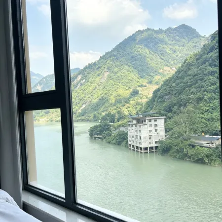 Yanjin Haoshengyin Holiday Hotel
