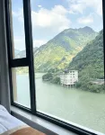 Yanjin Haoshengyin Holiday Hotel - parcheggio