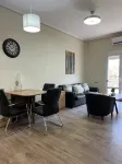 The Central Square Apartment - Airport Shuttle