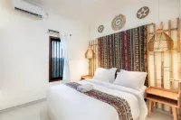 Villa New D'Bamboo by Plesirhatiyogja - Villas