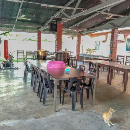 Hua Qiao Home