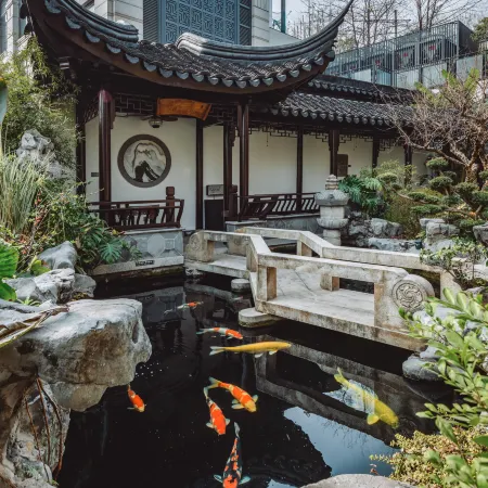 The Boutique Hotel with Authentic Antique Collection & Suzhou Garden Отели рядом с достопримечательностью «Чунцин Цзян и Улицы и начальная школа»