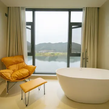 XiJiangYue-a homestay with delicious food and nice scenery Hotels near Jiangwan
