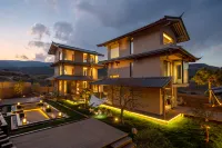 October Wild Luxury Villa Hotel