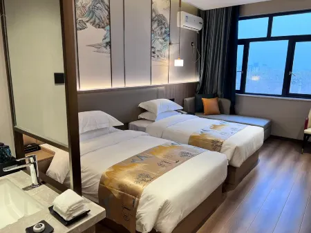 Yueguo Old Business Hotel Отели рядом с достопримечательностью «Huanggang Normal University Business College»