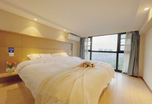 Hangzhou Yi Apartment의 깔끔한 객실 내부
