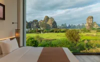 Julong Town Resort Hotel (Yulong River Store, Shili Gallery, Yangshuo) - Kitchens