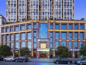 Leader Hotel