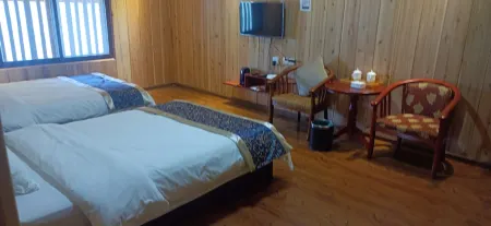 Baoxing Snow Mountain Home No.40 Homestay Отели рядом с достопримечательностью «Hongjun Changzheng Fanyue Jiajin Mountain Memorial Hall»