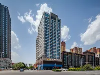 Qiuyoung Smart Hotel (Taiyuan Changzhi Road North America Xintiandi Branch) Hotels near Changfeng Street