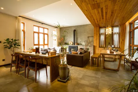 Ninan Shanju Private Hot Spring Homestay Отели рядом с достопримечательностью «Nangong Parrot Park»