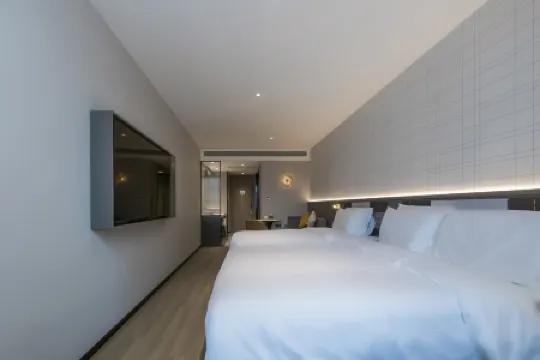 Homeinn Plus Hotel (Shanghai Lingang Dishui Lake Subway Station) Отели рядом с достопримечательностью «Underground Plaza»