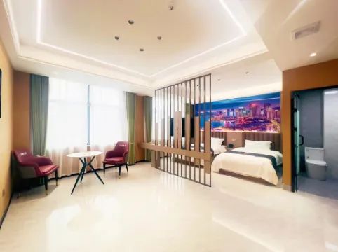 Shengyuan Holiday Hotel (Biyang Baijia Shopping Plaza)