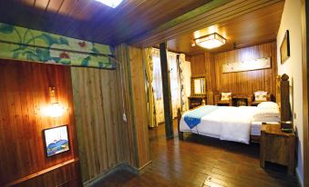 Happy Utopia B&B (Fenghuang Ancient City Nanhua Branch)