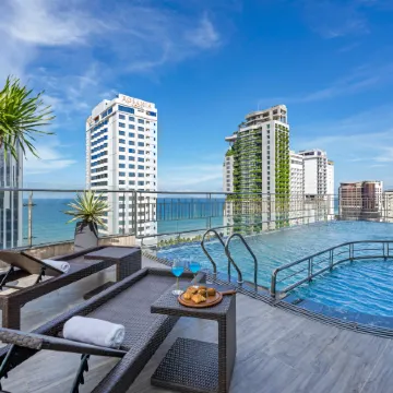 Monalisa Luxury Hotel