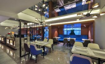Hongjun Street No.1 Hotel (Harbin Railway Station Central Street)