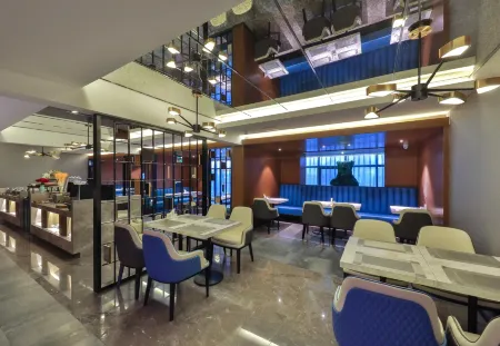 Hongjun Street No.1 Hotel (Harbin Railway Station Central Street) Отели рядом с достопримечательностью «Heilongjiang University of Chinese Medicine Asset Management Department»