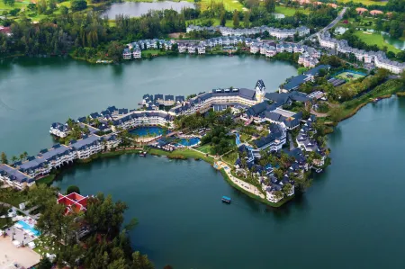 Angsana Laguna Phuket Отели рядом с достопримечательностью «Банг Тао»