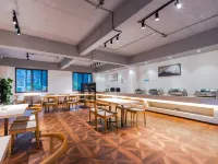 希岸·輕雅飯店（瀘定延安路店）